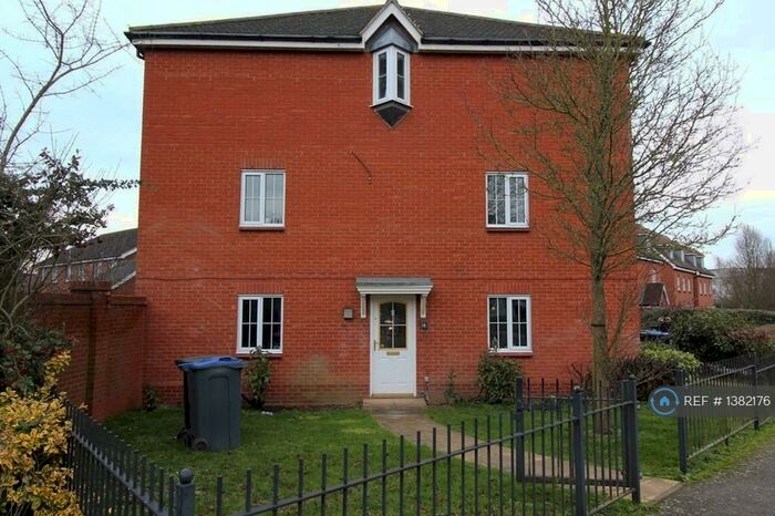 5 Bedroom Terraced House To Rent In Cunningham Avenue, Hatfield, AL10