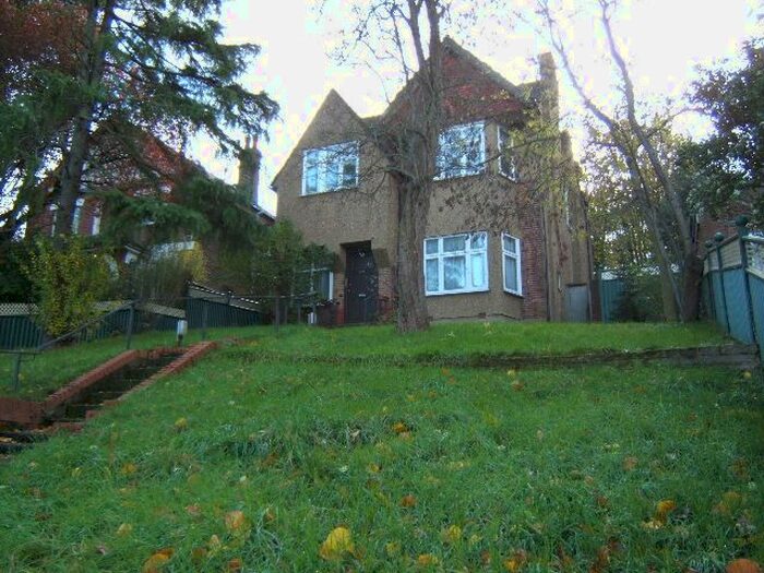 Studio To Rent In Alexandra Park Road, Alexandra Park, N22