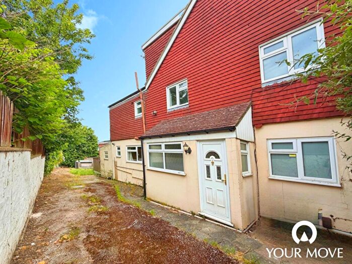 4 Bedroom Detached House To Rent In Chalkpit Hill, Chatham, Kent, ME4