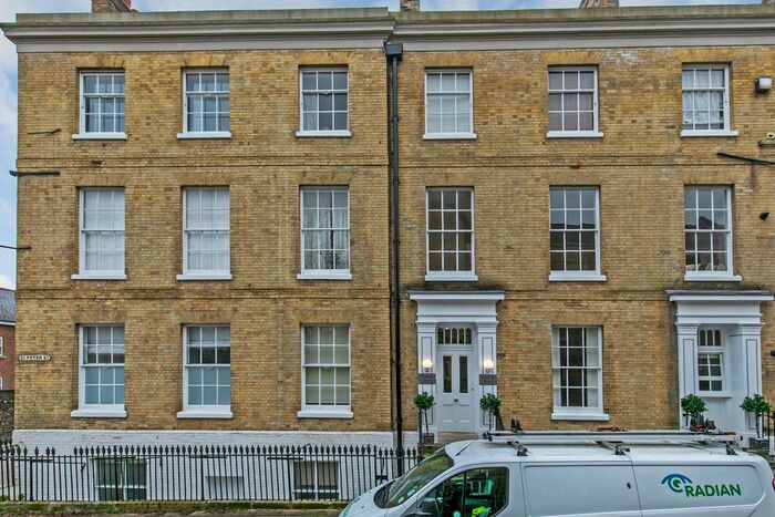 1 Bedroom Flat To Rent In St Peter Street, Winchester, SO23