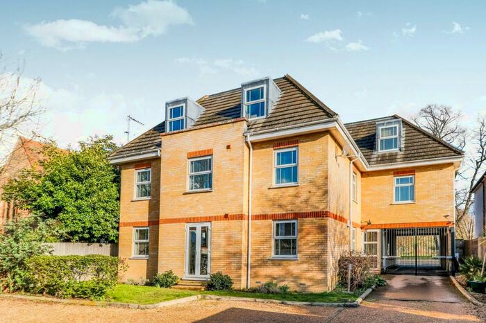 2 Bedroom Apartment To Rent In Villiers Road, Kingston Upon Thames, KT1