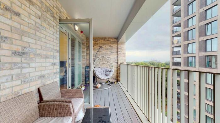 3 Bedroom Flat To Rent In Viking Gardens, London, E6