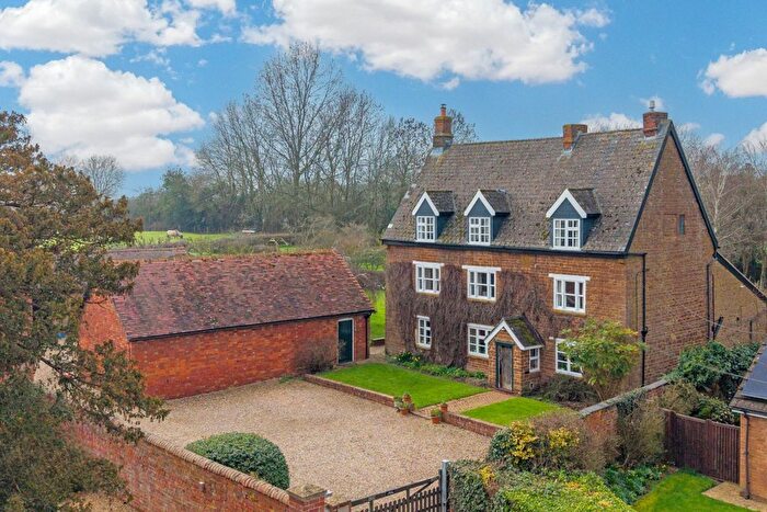 6 Bedroom Detached House For Sale In Kings Lane, Yelvertoft, Northampton Northamptonshire, NN6