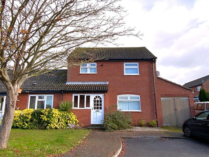 3 Bedroom Link Detached House For Sale In Holt, NR25
