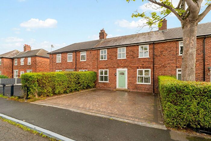 3 Bedroom Terraced House For Sale In Cedar Avenue, Widnes, WA8