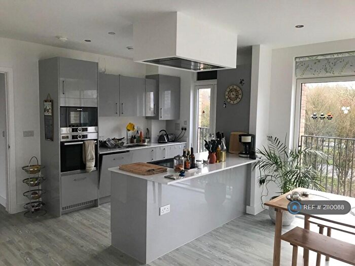 2 Bedroom Flat To Rent In Snow Rose House, Headington, Oxford, OX3