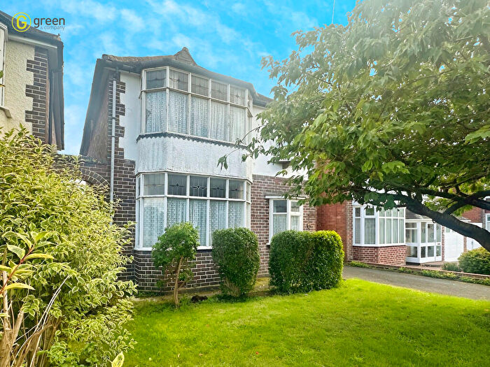 3 Bedroom Detached House For Sale In Nadin Road, Boldmere, B73