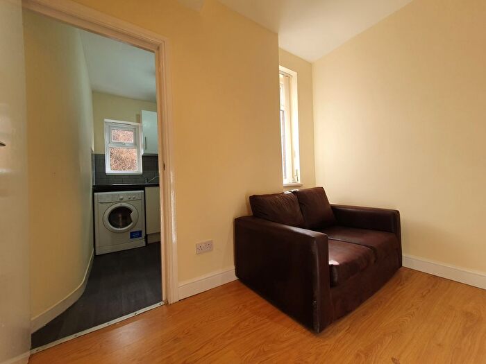 1 Bedroom Flat To Rent In Newport Road, Adamsdown, Cardiff, CF24