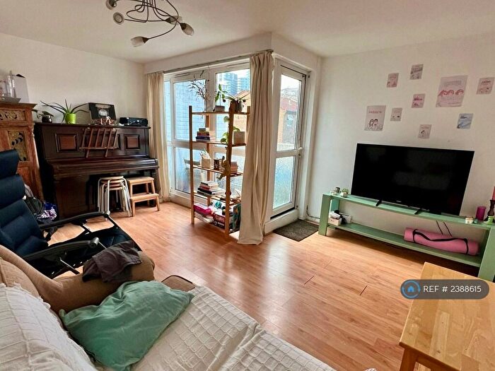 3 Bedroom Maisonette To Rent In Groome House, London, SE11