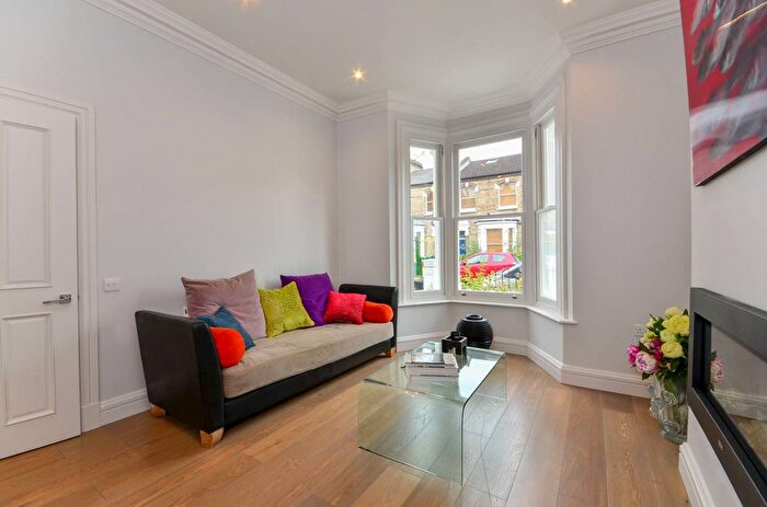 4 Bedroom Property To Rent In Hannell Road, Munster Village, London, SW6