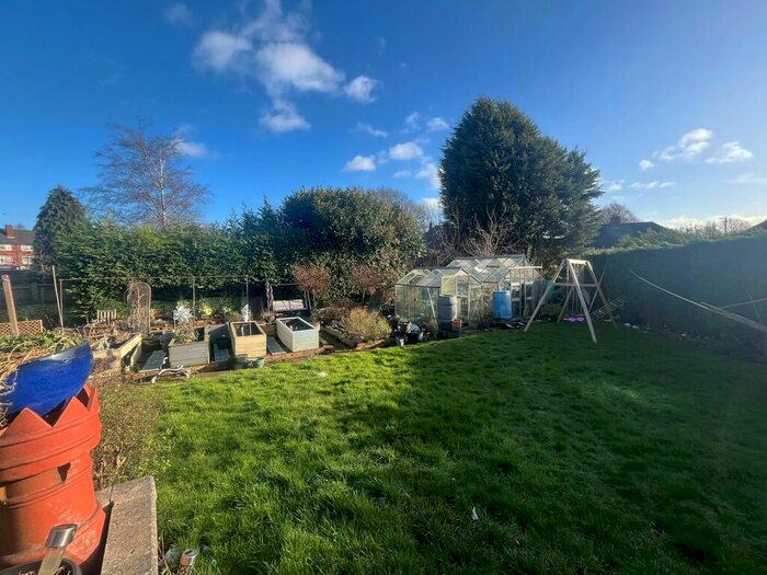 3 Bedroom End Of Terrace House For Sale In Leighton Close, Great Barr, B43