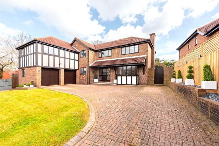 5 Bedroom Detached House For Sale In Cloudberry, Walnut Tree, Milton Keynes, Buckinghamshire, MK7