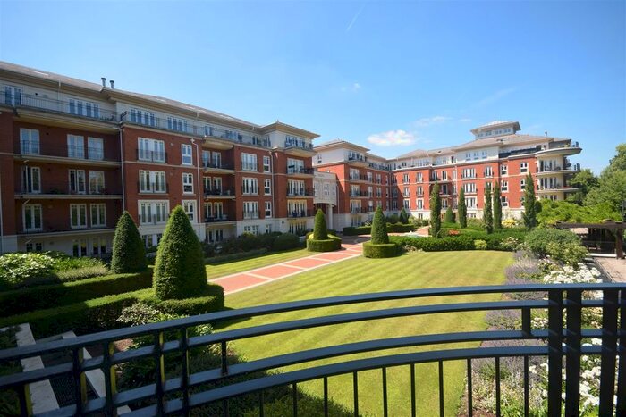 3 Bedroom Flat To Rent In Clevedon Road, Twickenham, TW1