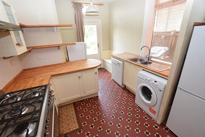 4 Bedroom Semi-Detached House To Rent In Statham Street, Derby, Derbyshire, DE22