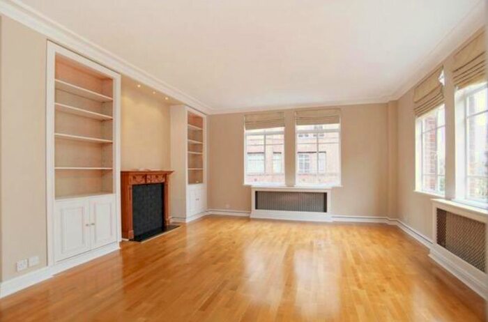 2 Bedroom Flat To Rent In Oakwood Court, London, W14