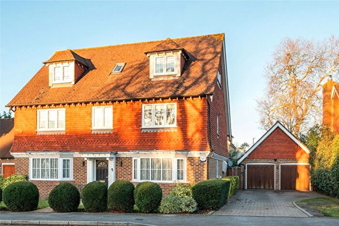 6 Bedroom Country House For Sale In Sandringham Drive, Dartford, Kent, DA2