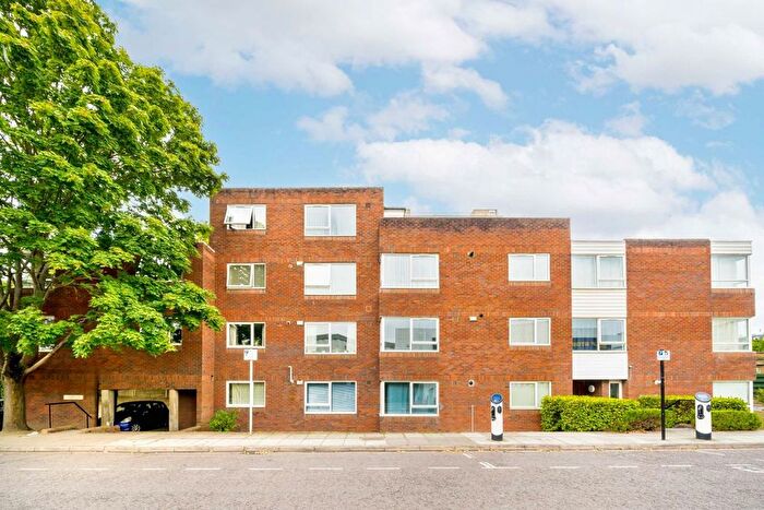1 Bedroom Flat To Rent In Victoria Villas, Richmond, TW9