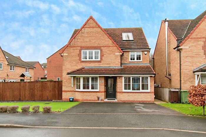4 Bedroom Detached House For Sale In Healdfield Court, Castleford, WF10