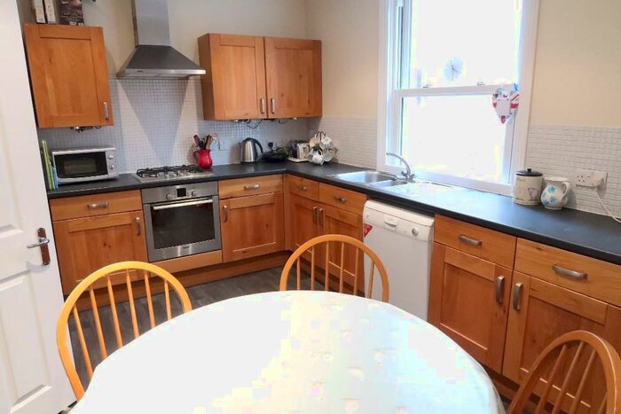 5 Bedroom House To Rent In Oakhurst Road, SO17