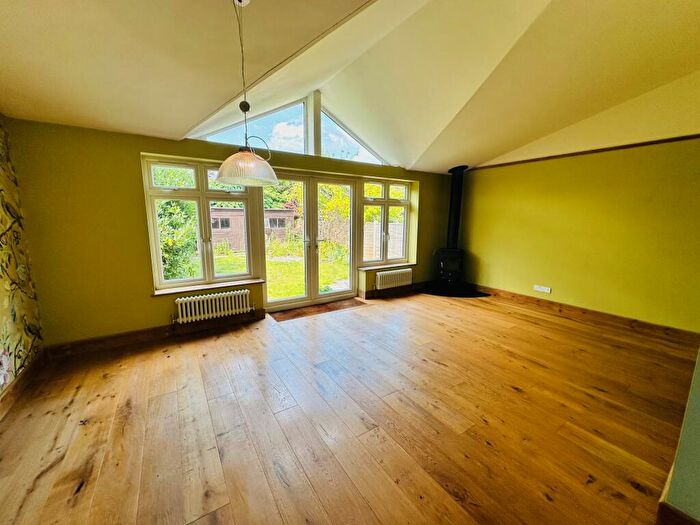 4 Bedroom House To Rent In Parkstone Road, Poole, BH15