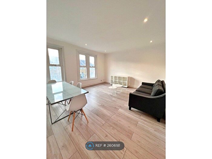 2 Bedroom Flat To Rent In Finsbury Park Avenue, London, N4