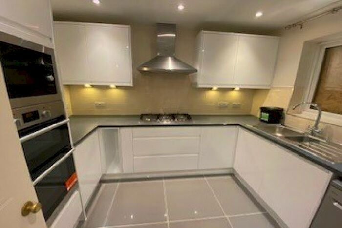 3 Bedroom Property To Rent In Aveling Close, Purley, CR8