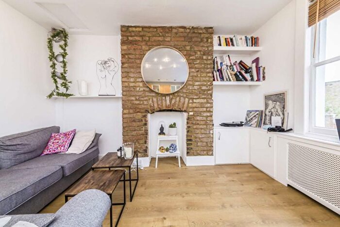 1 Bedroom Flat To Rent In Ferndale Road, Clapham, SW4