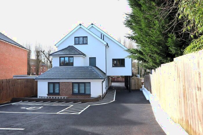 1 Bedroom Flat To Rent In Lower Luton Road, Harpenden, AL5