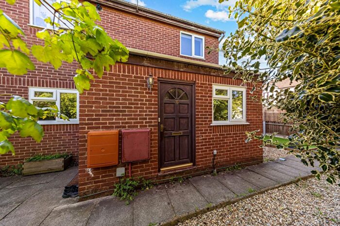 2 Bedroom Flat For Sale In Charnwood Close, Birchwood, WA3