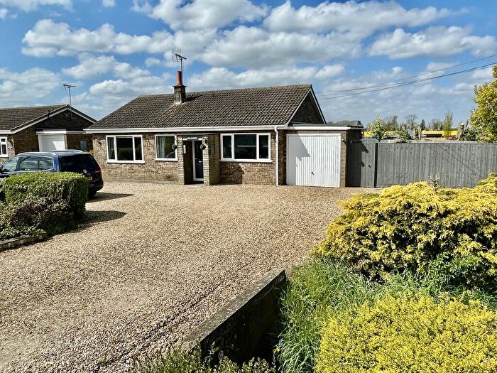 3 Bedroom Detached Bungalow For Sale In Broadgate, Whaplode Drove, PE12