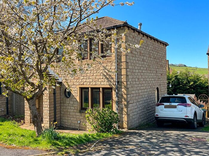3 Bedroom Detached House To Rent In Pennine Gardens, Linthwaite, Huddersfield, West Yorkshire, HD7