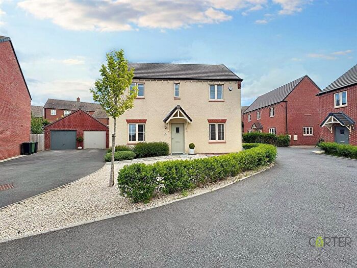 3 Bedroom Detached House For Sale In Dale Close, Lutterworth, LE17