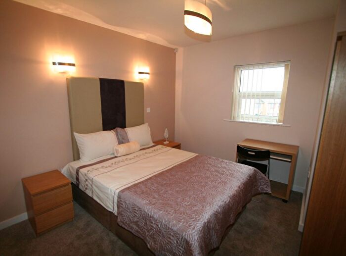 1 Bedroom Flat To Rent In Victoria Terrace, Leeds, LS3
