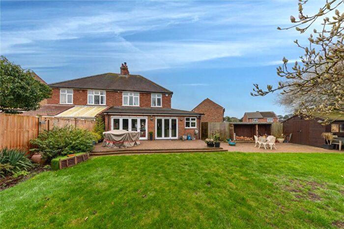 3 Bedroom Semi Detached House For Sale In Lothair Road, Luton, Bedfordshire, LU2