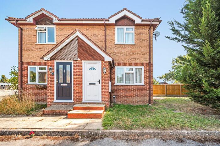 1 Bedroom Semi-Detached House For Sale In Corfe Place, Maidenhead, SL6