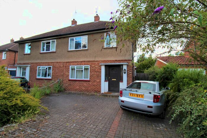 5 Bedroom Semi-Detached House To Rent In The Crescent, Egham, TW20