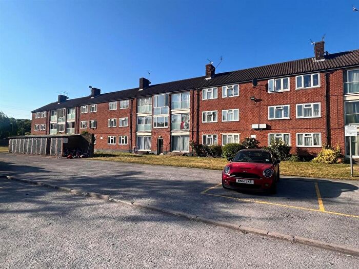 2 Bedroom Flat For Sale In Royston Gardens, Ilford, IG1