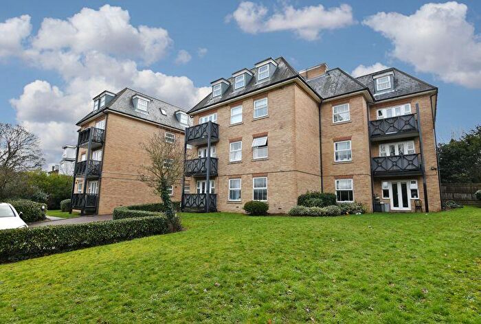1 Bedroom Apartment For Sale In Station Road, Barnet, EN5