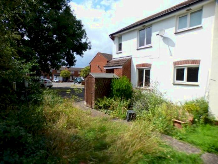 1 Bedroom Flat To Rent In Buckleaze Close, Trowbridge, Wiltshire, BA14