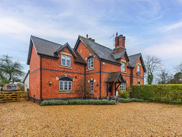 3 Bedroom Semi Detached House For Sale In Gloucester Road, Upton Upon Severn, WR8