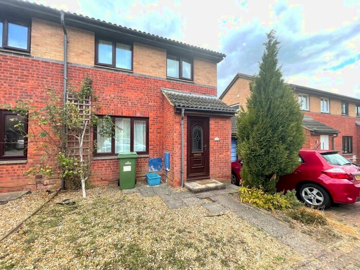 3 Bedroom House To Rent In Shenley Lodge, Milton Keynes, MK5