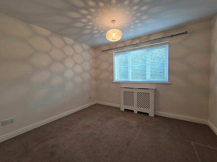 2 Bedroom Apartment To Rent In Parkfield Road, Stourbridge, DY8