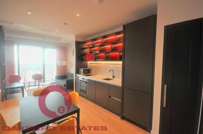 Studio To Rent In City Island Way, London, E14