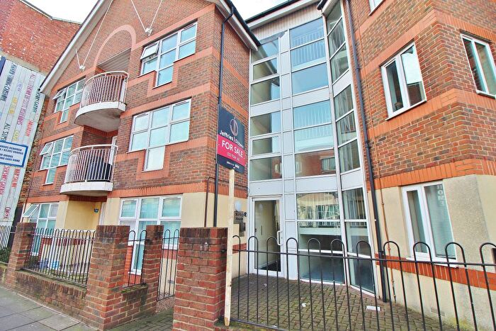 2 Bedroom Flat For Sale In Kingston Road, Buckland, PO2