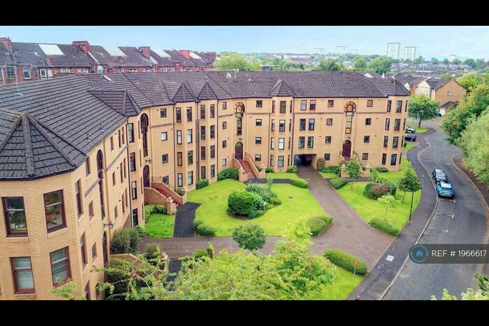 3 Bedroom Flat To Rent In Hughenden Gardens, Glasgow, G12