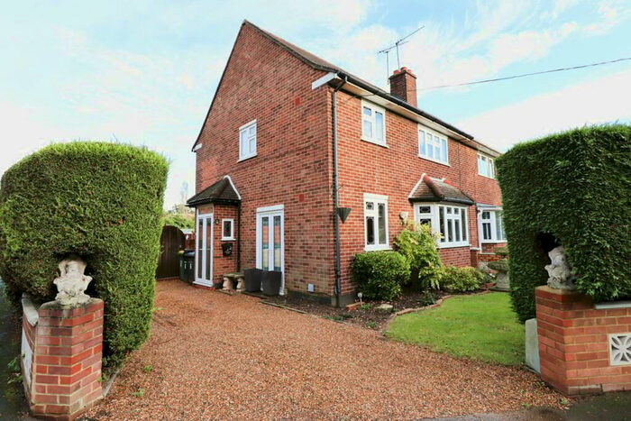 3 Bedroom Semi-Detached House For Sale In Bedloes Avenue, Rawreth, Wickford, SS11