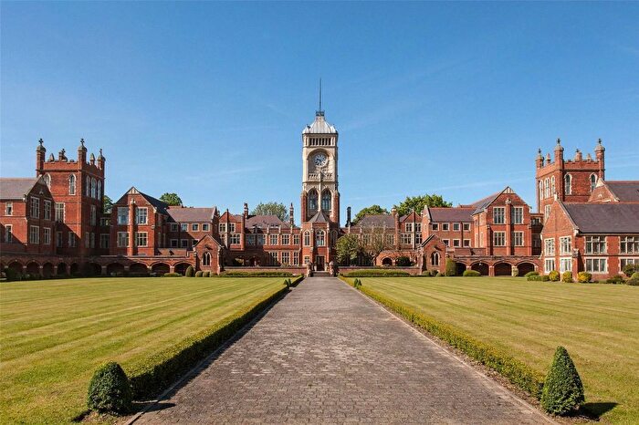 4 Bedroom Flat For Sale In Yale House Marlborough Drive, Bushey, WD23