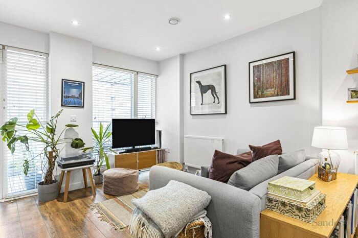 1 Bedroom Flat For Sale In London Lane, Hackney, London, E8