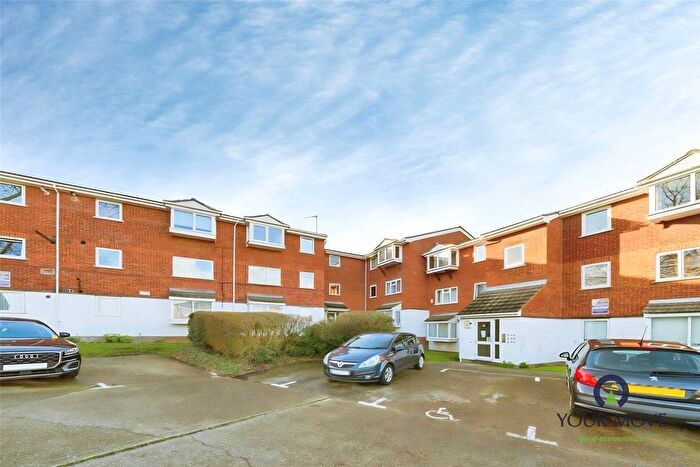 2 Bedroom Flat To Rent In Heathdene Drive, Belvedere, DA17