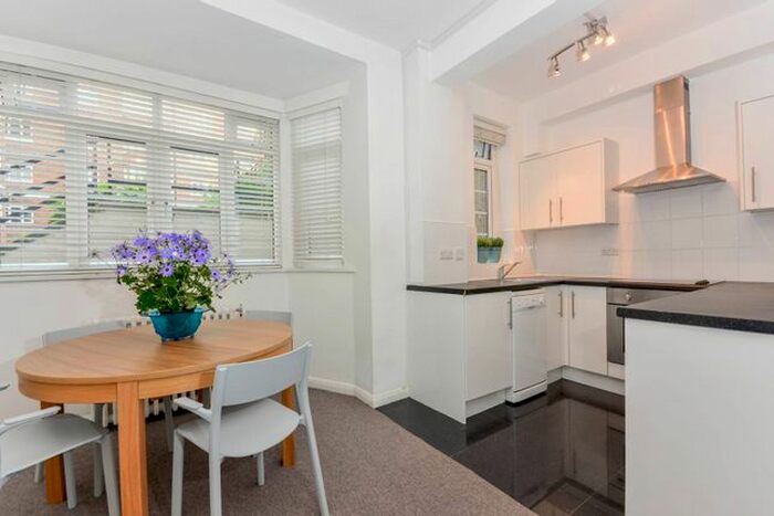 1 Bedroom Flat To Rent In Pembroke Road, Kensington, London, W8